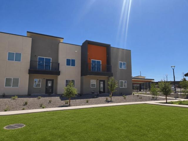 2 BR, 2 BA Apartment 300 E. Jesse Owens Parkway Unit B108, Phoenix, AZ 85040