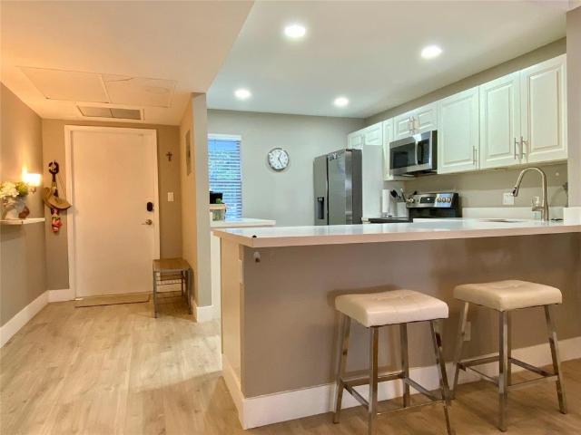 2 BR, 2 BA Apartment 3010 North Course Drive, Pompano Beach, FL 33069