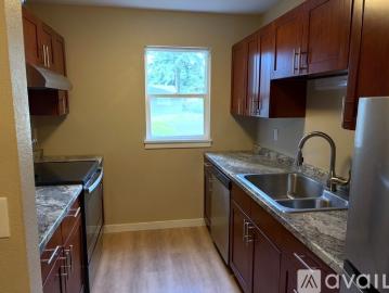 2 BR, 2 BA Apartment 3011 South 224th Street, Unit B, Des Moines, WA 98198