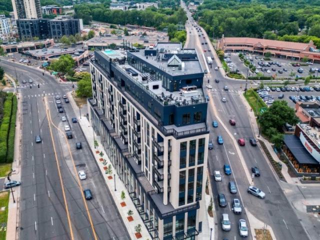 2 BR, 2 BA Apartment 3012 Excelsior Boulevard Unit 406, Minneapolis, MN 55416