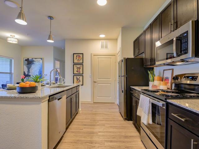 2 BR, 2 BA Apartment 301 Mars Road Unit 131, Wilmer, TX 75172