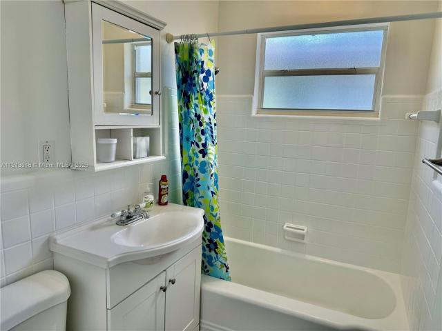 2 BR, 2 BA Apartment 301 Northeast 15th Avenue, Fort Lauderdale, FL 33301