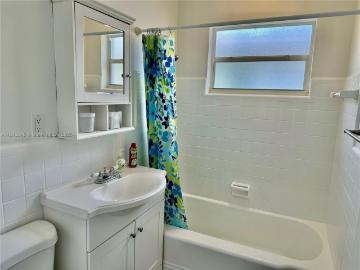 2 BR, 2 BA Apartment 301 Northeast 15th Avenue, Fort Lauderdale, FL 33301