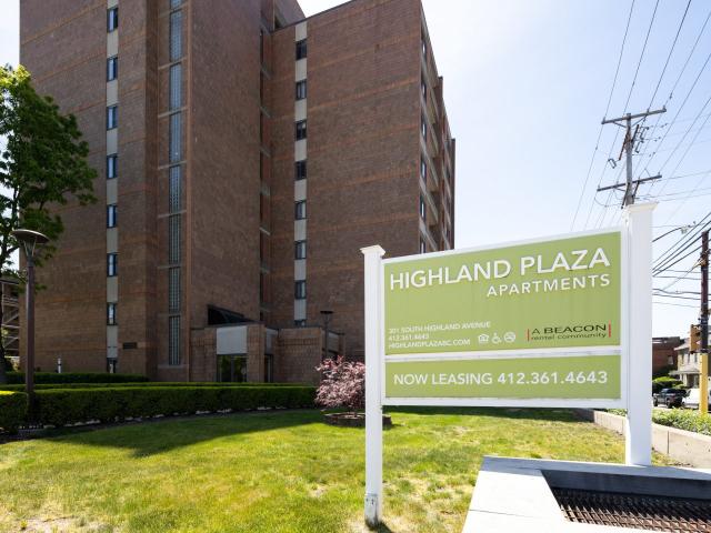 2 BR, 2 BA Apartment 301 S Highland Ave Unit 904, Pittsburgh, PA 15206