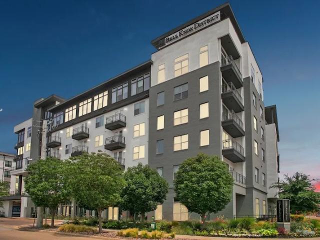 2 BR, 2 BA Apartment 3030 Hester Ave, Dallas, TX 75205