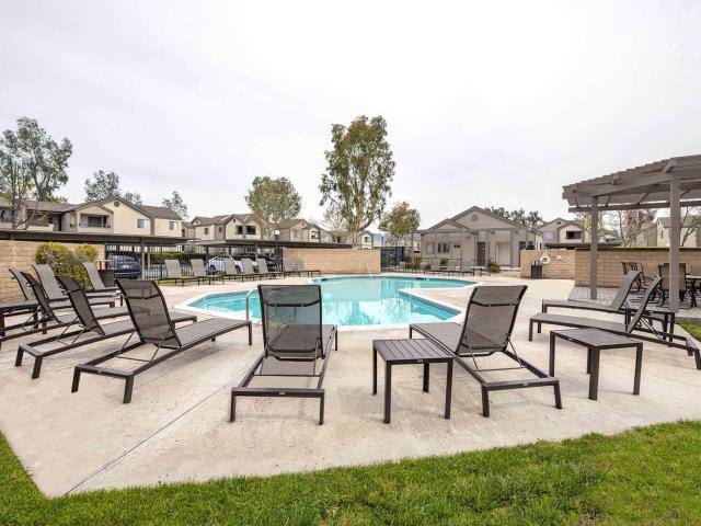 2 BR, 2 BA Apartment 3030 West Acacia Avenue Unit O202, Hemet, CA 92545