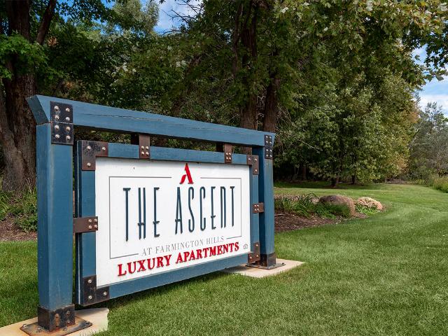 2 BR, 2 BA Apartment 30545 Crest Forest Unit 812, Farmington, MI 48331