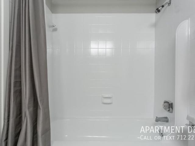 2 BR, 2 BA Apartment 306 Cyberonics BlvdÂ, Houston, TX 77058