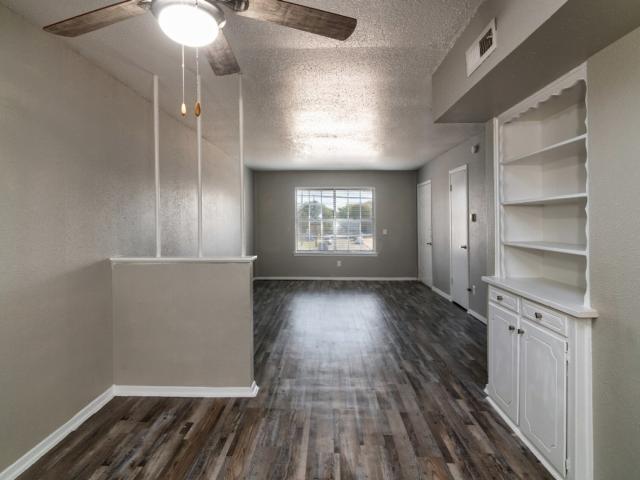 2 BR, 2 BA Apartment 306 Martha St Unit A126 B2, Euless, TX 76040