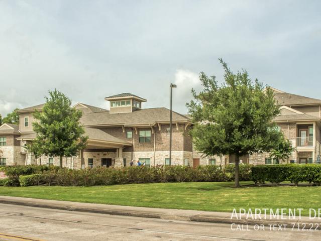 2 BR, 2 BA Apartment 3081 Mustang Rd, Alvin, TX 77511