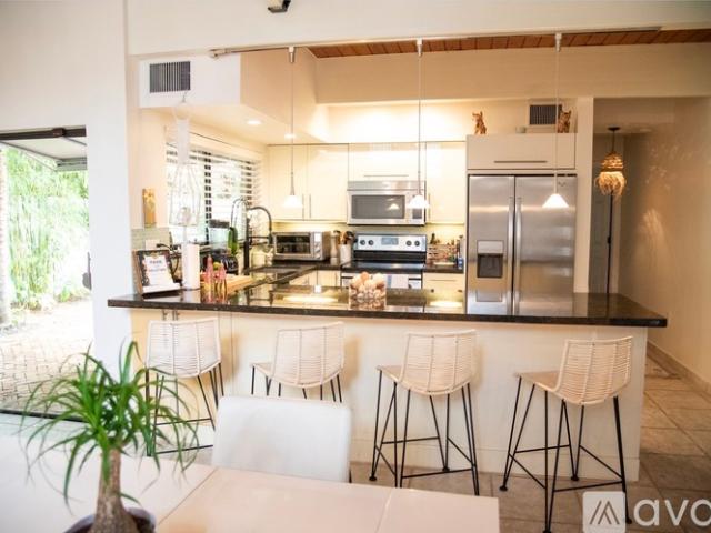 2 BR, 2 BA Apartment 3085 Mc Donald Street, Unit C, Miami, FL 33133