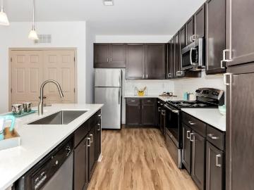 2 BR, 2 BA Apartment 30 Gates Mill St NW Unit 511, Huntsville, AL 35806