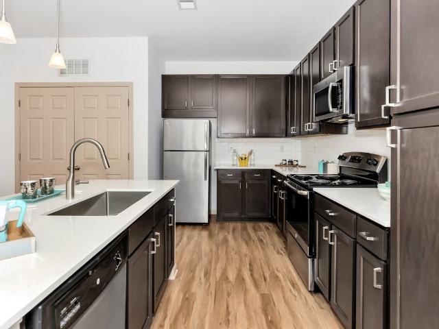 2 BR, 2 BA Apartment 30 Gates Mill St NW Unit 925, Huntsville, AL 35806