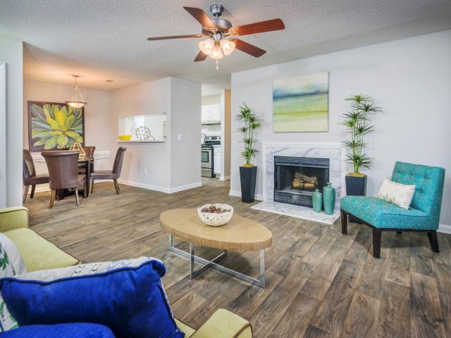 2 BR, 2 BA Apartment 3100 North Elm Street Unit 28G, Greensboro, NC 27408