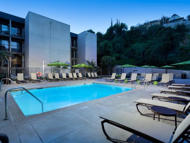 2 BR, 2 BA Apartment 3100 Riverside Drive Unit 356, Los Angeles, CA 90027