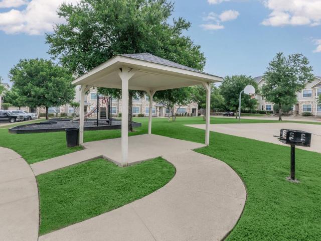 2 BR, 2 BA Apartment 3110 S Cockrell Hill Road Unit 2201, Dallas, TX 75236