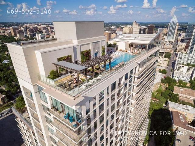 2 BR, 2 BA Apartment 311 Bowie St, Austin, TX 78703