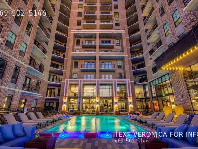 2 BR, 2 BA Apartment 3131 Main St, Dallas, TX 75226