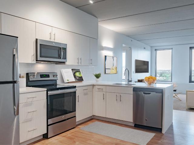 2 BR, 2 BA Apartment 3201 Race St Unit 1512, Philadelphia, PA 19104
