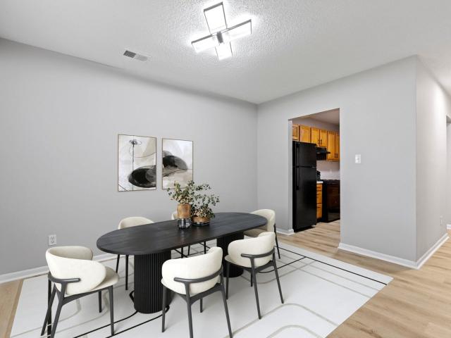 2 BR, 2 BA Apartment 3215 North Alton Avenue Unit 3351B, Indianapolis, IN 46222