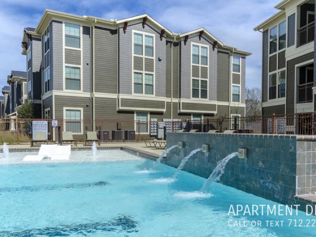 2 BR, 2 BA Apartment 3216 Harvey Rd, College Station, TX 77845