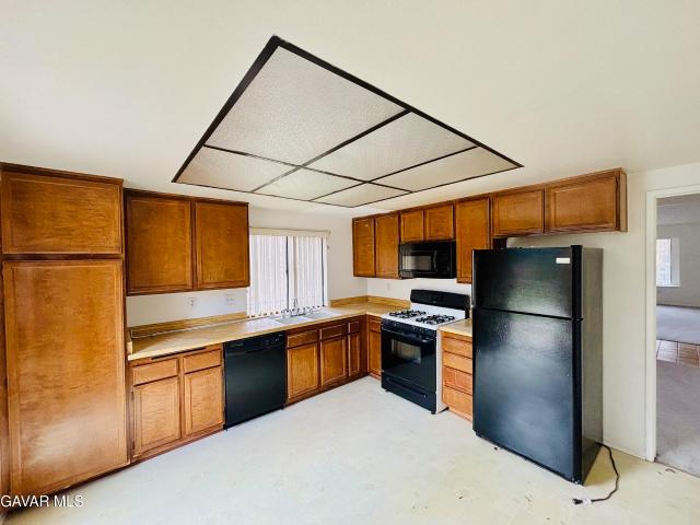 2 BR, 2 BA Apartment 3220 Ave S 2, Palmdale, CA 93550