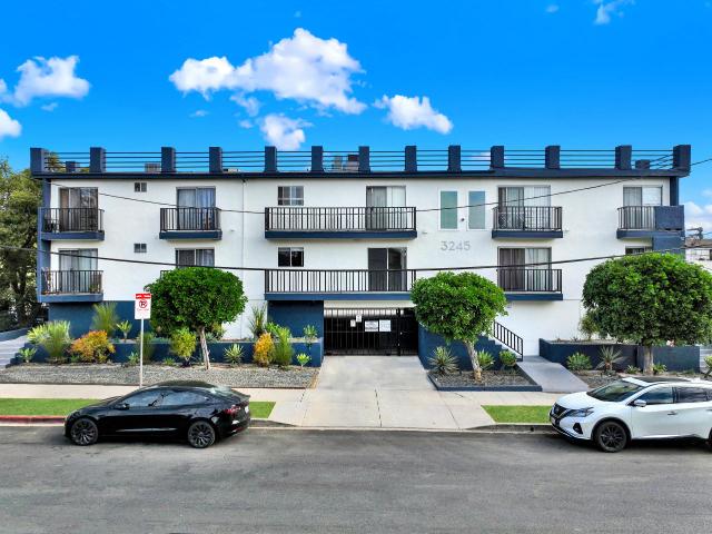 2 BR, 2 BA Apartment 3245 West Avenue 32 Unit 3245 10, Los Angeles, CA 90065