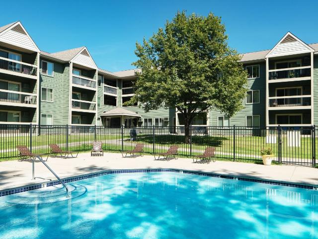 2 BR, 2 BA Apartment 3255 Coachman Road Unit 3301 314, Saint Paul, MN 55121