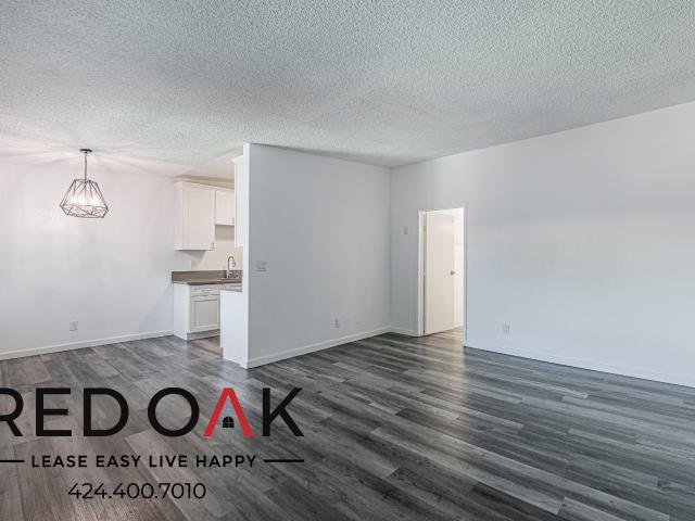 2 BR, 2 BA Apartment 326 W Queen St, Inglewood, CA 90301