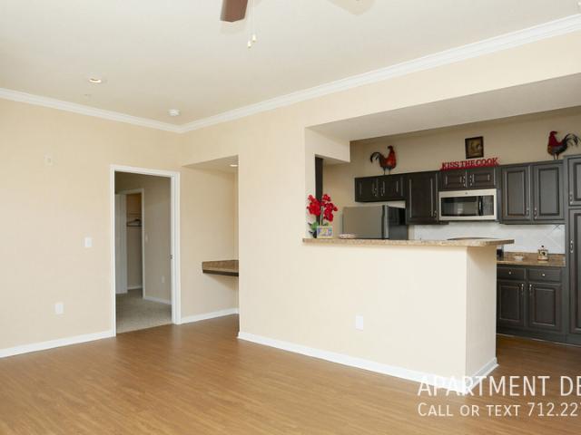 2 BR, 2 BA Apartment 3289 Walnut Bend LnÂ, Houston, TX 77042