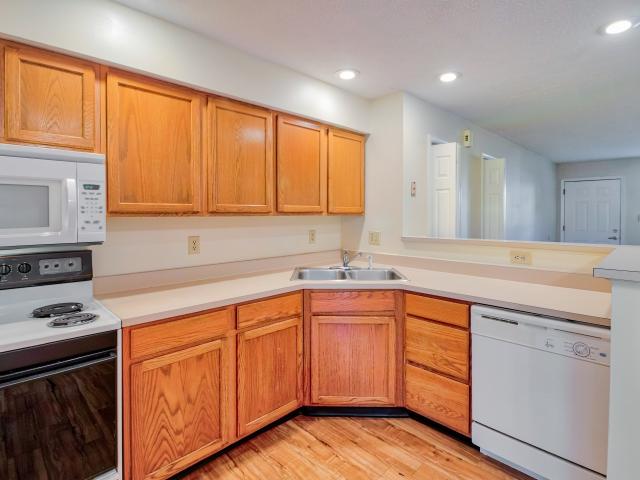 2 BR, 2 BA Apartment 3296 Walnut Springs Drive Unit 3212, Bloomington, IN 47401