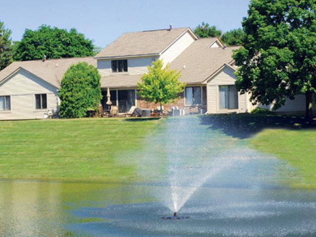 2 BR, 2 BA Apartment 33000 Covington Club Dr Unit 16 54, Farmington, MI 48334
