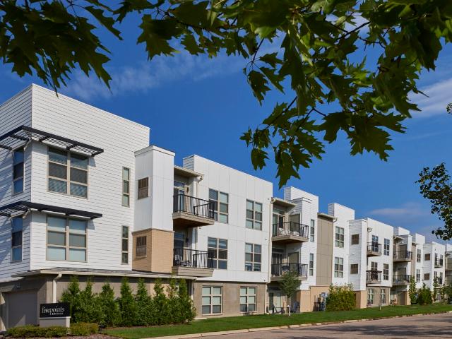 2 BR, 2 BA Apartment 3300 Five Points Drive Unit 3230 303, Auburn Hills, MI 48326