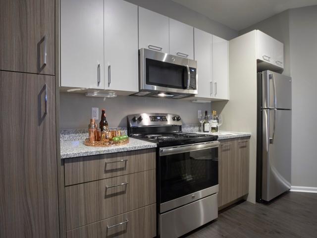 2 BR, 2 BA Apartment 3300 Five Points Drive Unit 3230 305, Auburn Hills, MI 48326