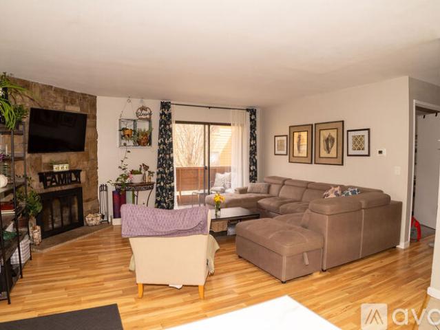 2 BR, 2 BA Apartment 3305 South Ammons Street, Unit 102, Lakewood, CO 80227