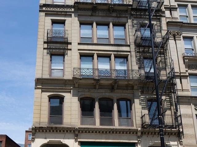 2 BR, 2 BA Apartment 330 West 4th Street Unit 08, Cincinnati, OH 45202