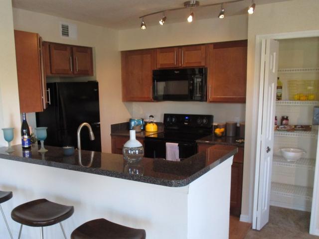 2 BR, 2 BA Apartment 3320 Bermuda Isle Circle Unit 00124, Naples, FL 34109