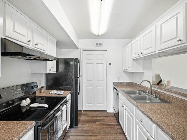 2 BR, 2 BA Apartment 3333 Luella Boulevard Unit 2 209, La Porte, TX 77571