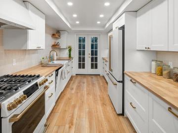 2 BR, 2 BA Apartment 334 South Myers Street, Oceanside, CA 92054