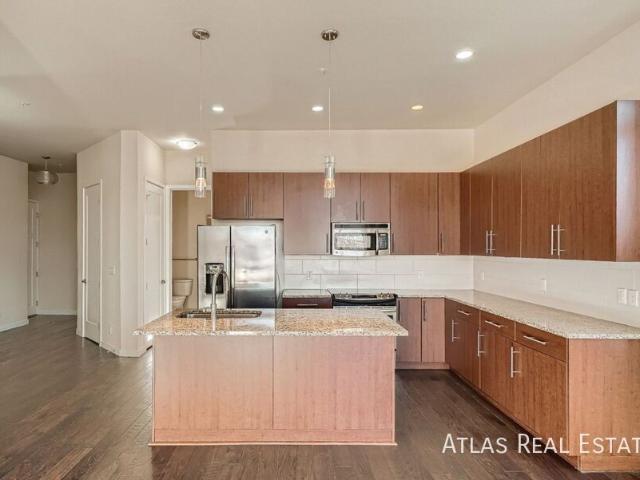 2 BR, 2 BA Apartment 336 E 1st Avenue, Denver, CO 80203