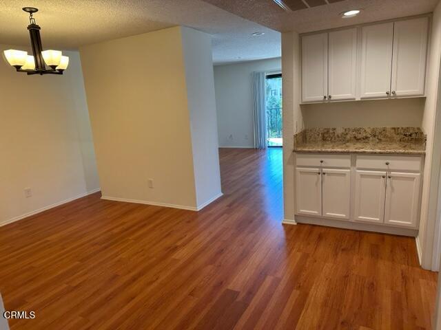 2 BR, 2 BA Apartment 336 North Louise Street, Glendale, CA 91206