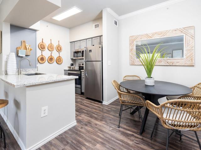 2 BR, 2 BA Apartment 3379 Timber View Dr Unit 06103, San Antonio, TX 78251