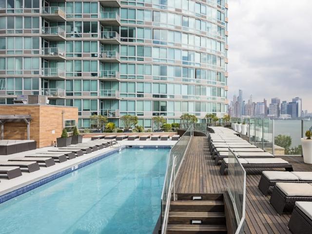 2 BR, 2 BA Apartment 33 Hudson Street Unit LT E2701, Jersey City, NJ 07302