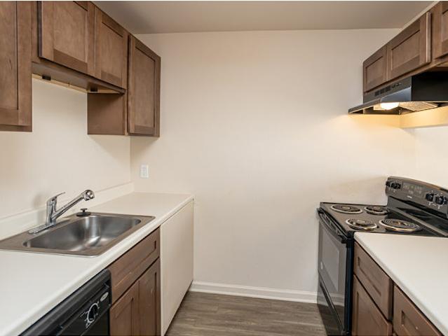 2 BR, 2 BA Apartment 4404 Canal St Unit 504, Lake Charles, LA 70605