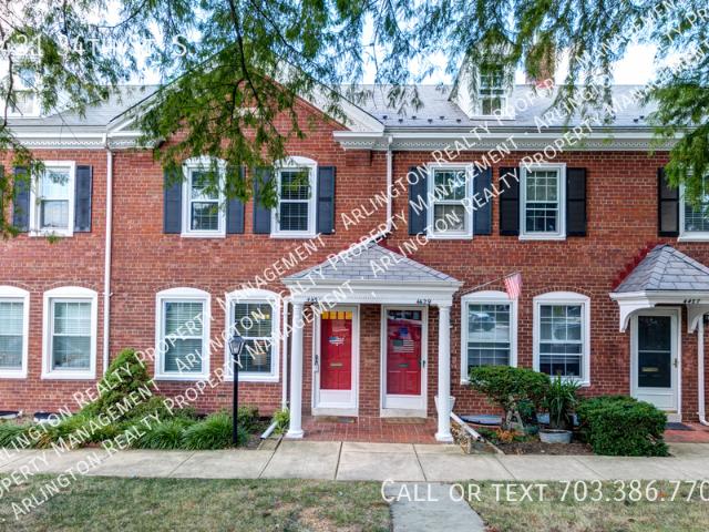 2 BR, 2 BA Apartment 4431 34th St. S Arlington, VA 22206