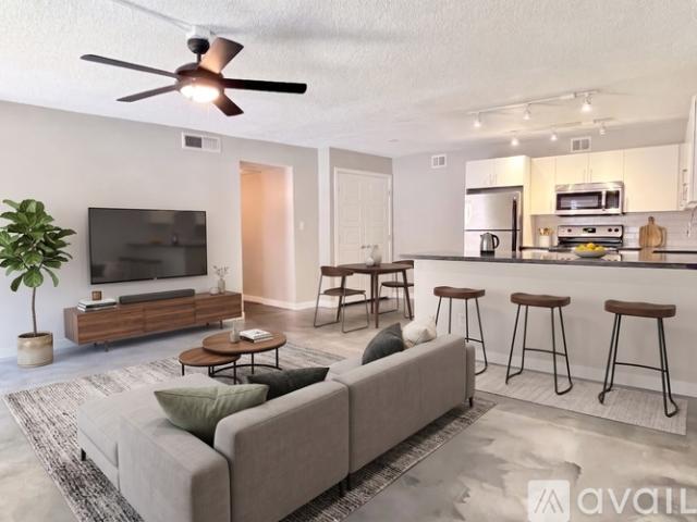 2 BR, 2 BA Apartment 4446 N 36th St, Unit 8, Phoenix, AZ 85018