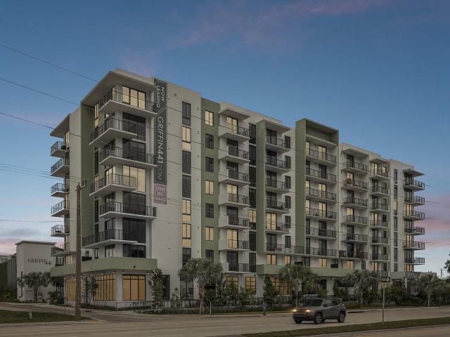 2 BR, 2 BA Apartment 4465 Griffin Road Unit 511, Fort Lauderdale, FL 33314