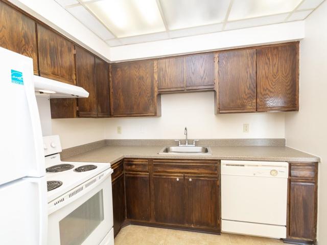 2 BR, 2 BA Apartment 4480 Parklawn Avenue South Unit 4425 105, Minneapolis, MN 55435
