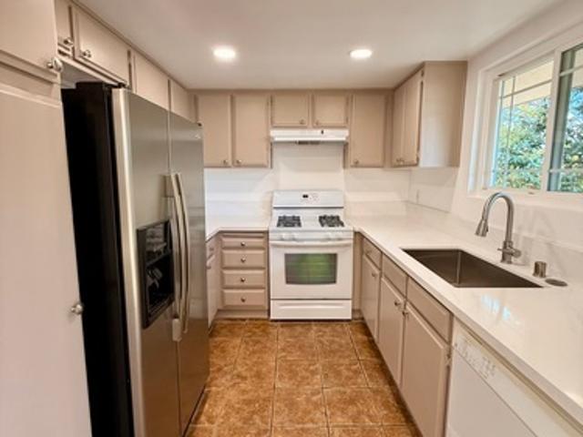 2 BR, 2 BA Apartment 449 N Catalina Ave, Unit 210, Pasadena, CA 91106