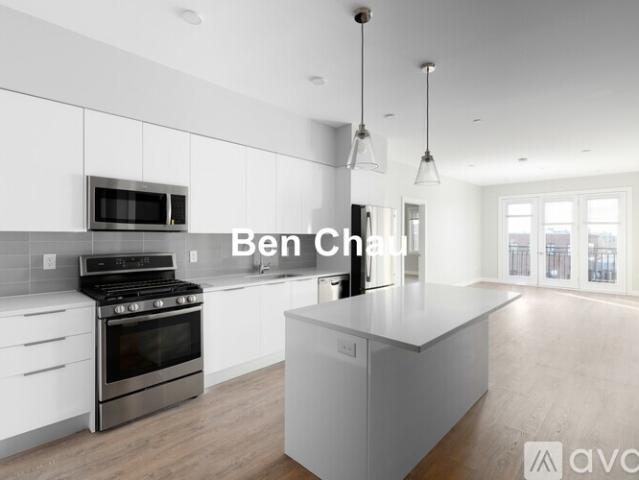 2 BR, 2 BA Apartment 44 Medford St, Unit 302B, Somerville, MA 02143